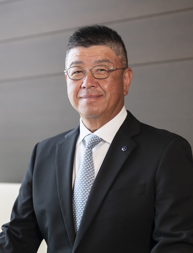 看護の道を志すみなさん、「患者さんに選ばれ、喜ばれる看護師」を共に目指していきましょう 学校法人 康学舎 理事長 中村 康彦